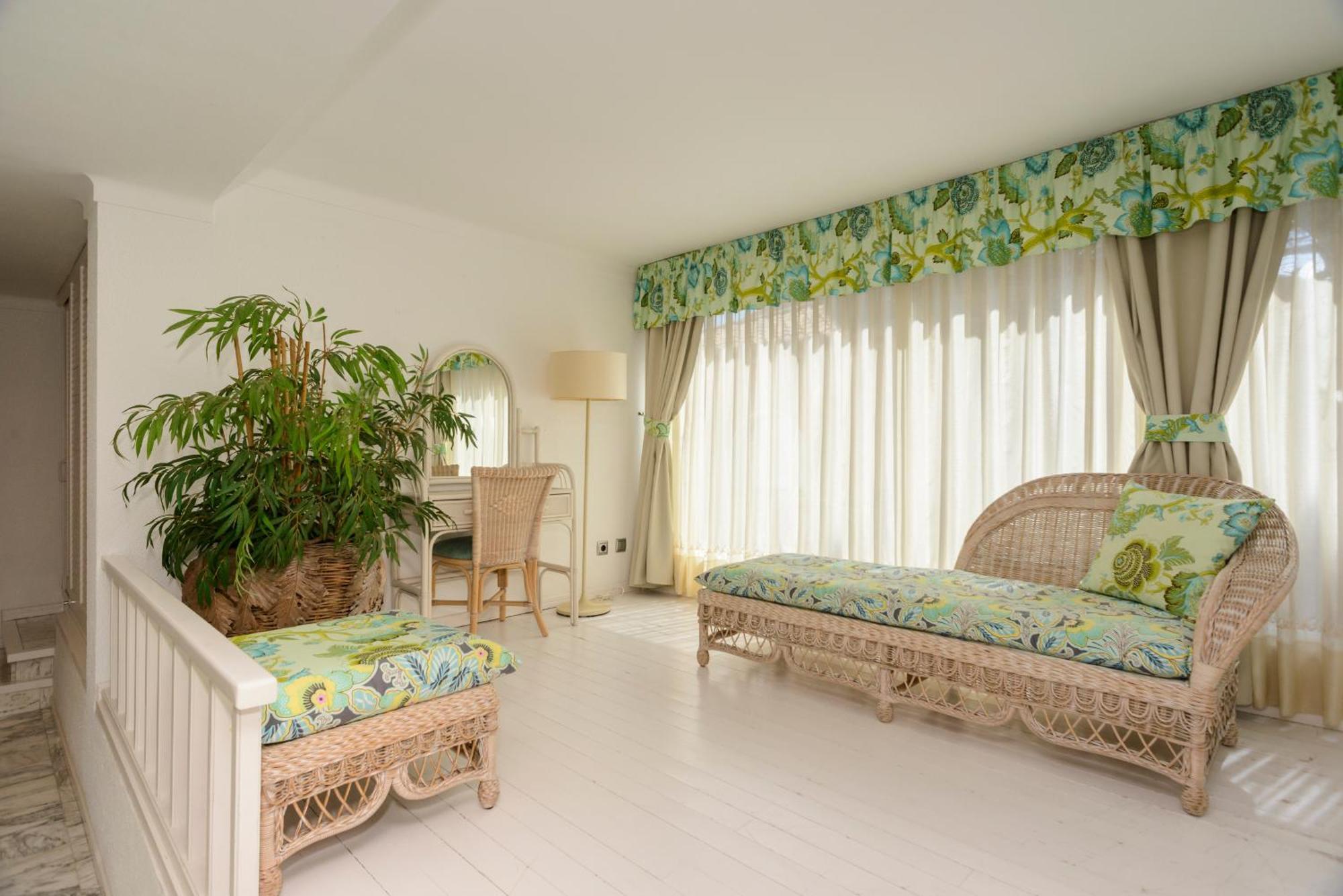 Villa Requesens On Canal Empuriabrava Kültér fotó