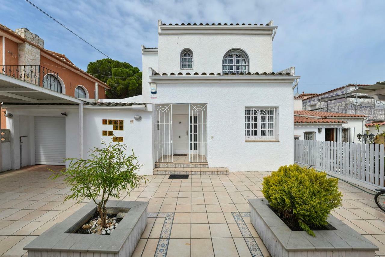 Villa Requesens On Canal Empuriabrava Kültér fotó
