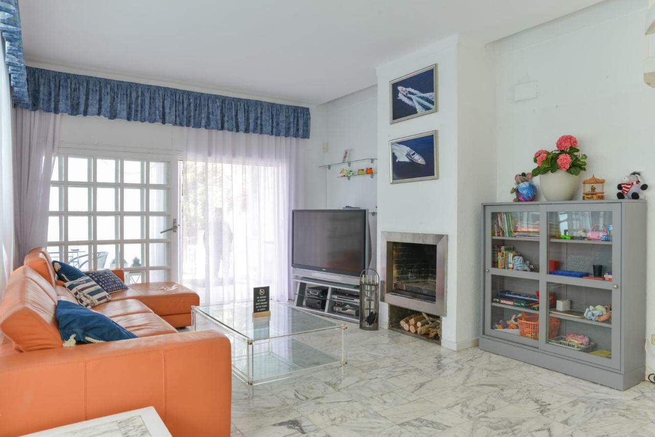 Villa Requesens On Canal Empuriabrava Kültér fotó