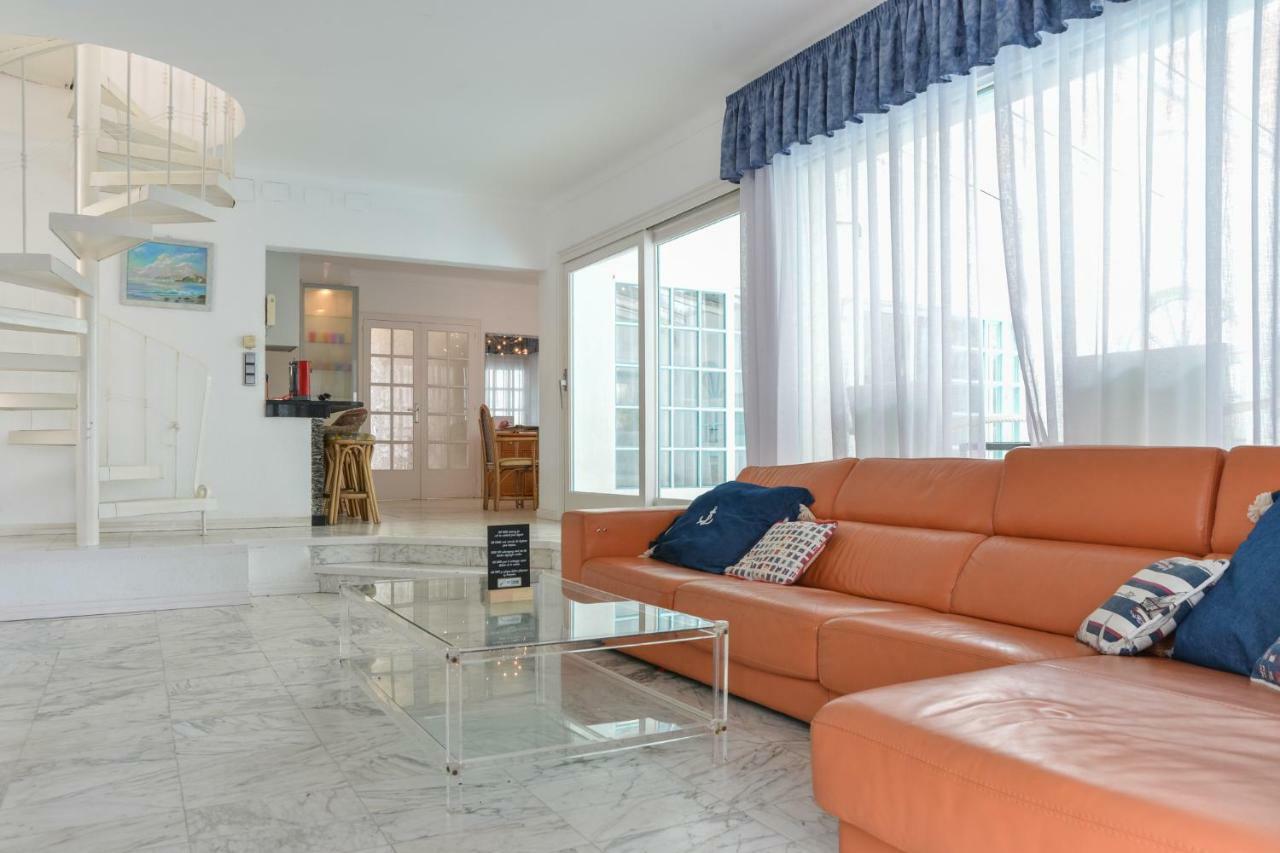 Villa Requesens On Canal Empuriabrava Kültér fotó