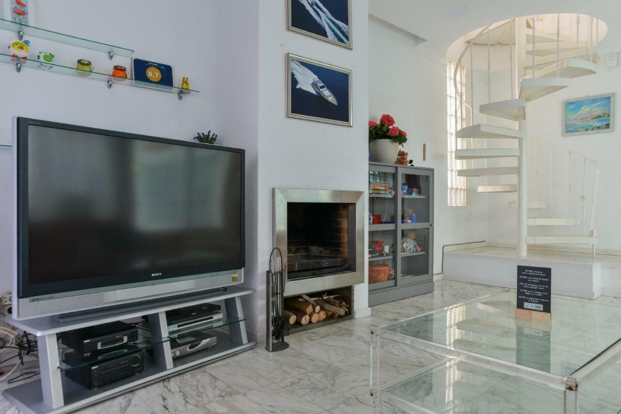 Villa Requesens On Canal Empuriabrava Kültér fotó