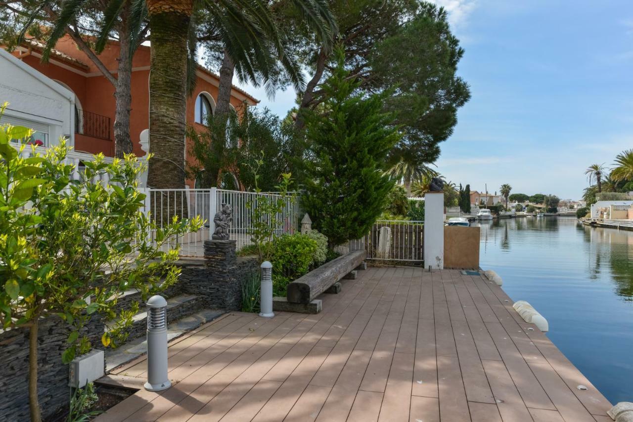 Villa Requesens On Canal Empuriabrava Kültér fotó